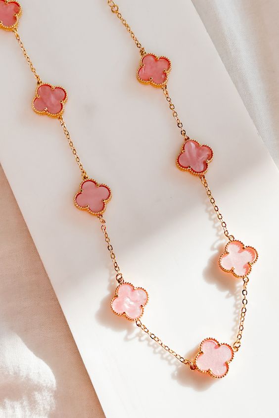 LAVISH 10 PATTERN CLOVER NECKLACE - ROSE GOLD